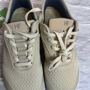 Hike footwear healthy freedom women’s size 6, men’s size 4